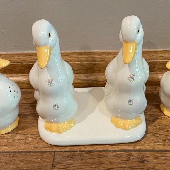 Vintage 1980's Ceramic Duck Napkin Holder Plus Salt & Pepper Shakers EUC - Picture 8 of 12